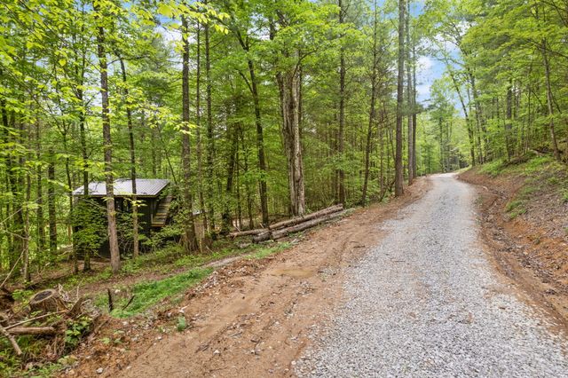 6 Firefly Lane, Campton, KY 41301
