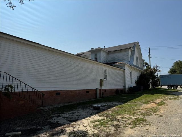 504 W Broad Street, Dunn, NC 28334