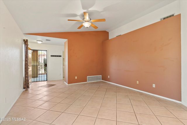4703 W Gatehinge Court, Tucson, AZ 85741