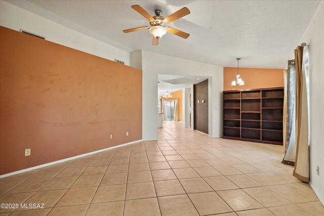 4703 W Gatehinge Court, Tucson, AZ 85741