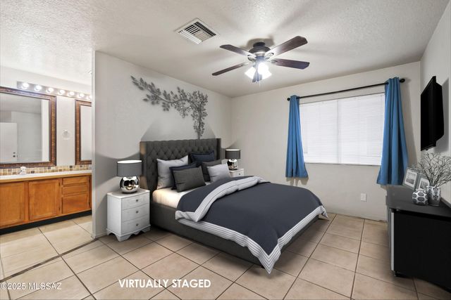 4703 W Gatehinge Court, Tucson, AZ 85741