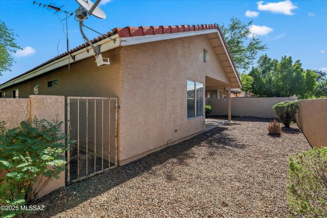 4703 W Gatehinge Court, Tucson, AZ 85741