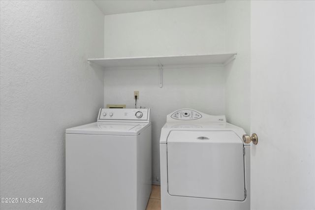 4703 W Gatehinge Court, Tucson, AZ 85741