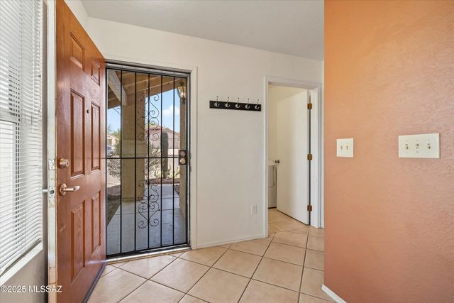 4703 W Gatehinge Court, Tucson, AZ 85741