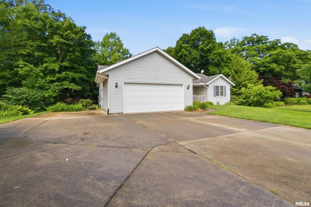 120 HOLLANDS GROVE Lane, Washington, IL 61571