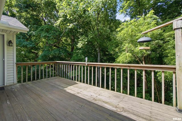 120 HOLLANDS GROVE Lane, Washington, IL 61571