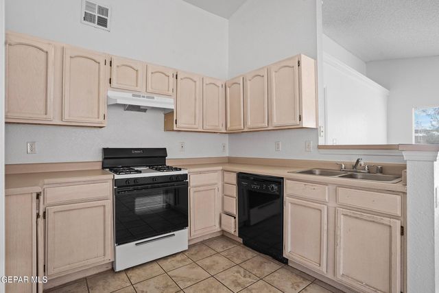 12248 VIA GRANADA Drive, El Paso, TX 79936