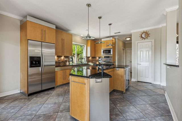 645 Oak Hill Drive, Southlake, TX 76092