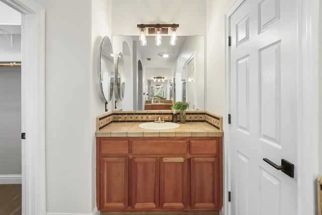 9679 Early Light Way, Elk Grove, CA 95624