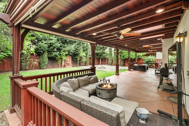 9679 Early Light Way, Elk Grove, CA 95624