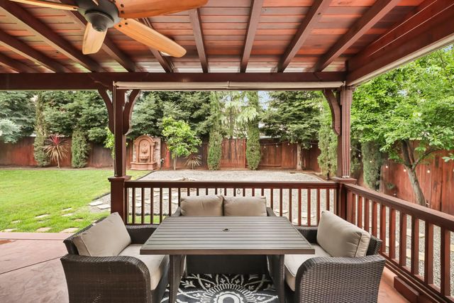 9679 Early Light Way, Elk Grove, CA 95624