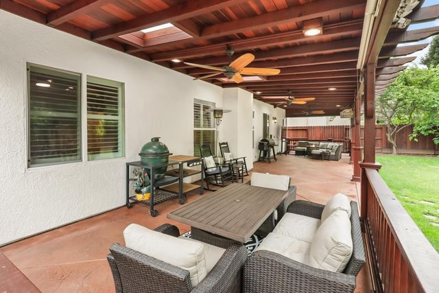 9679 Early Light Way, Elk Grove, CA 95624