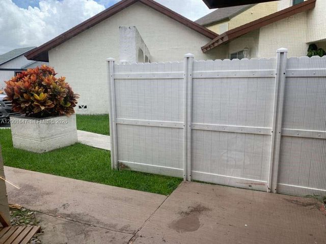 7010 SW 103rd Pl, Miami, FL 33173