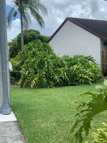 7010 SW 103rd Pl, Miami, FL 33173