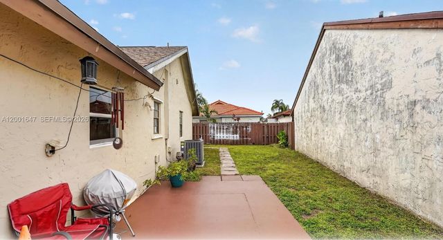7010 SW 103rd Pl, Miami, FL 33173