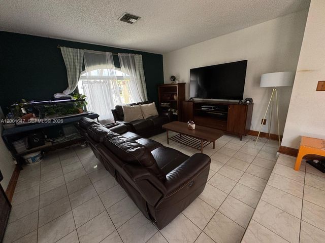 7010 SW 103rd Pl, Miami, FL 33173
