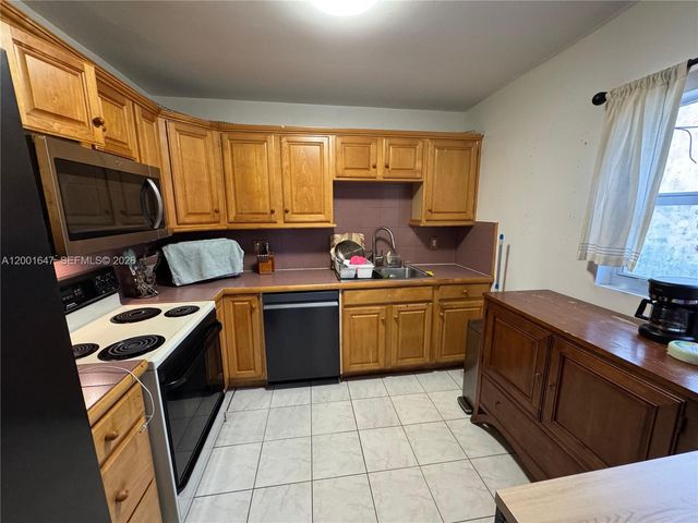 7010 SW 103rd Pl, Miami, FL 33173