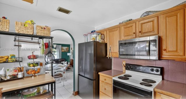 7010 SW 103rd Pl, Miami, FL 33173
