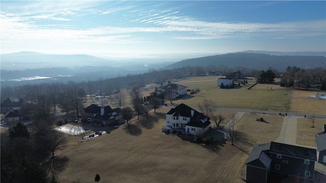 4302 Ashley Lane, Fayetteville, AR 72701