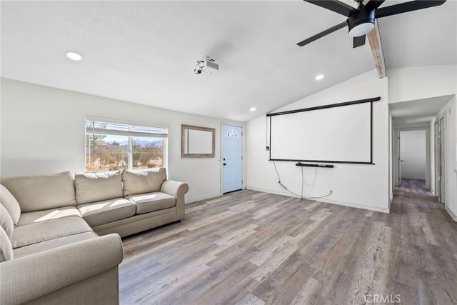 11772 11772 Middleton, Phelan, CA 92371