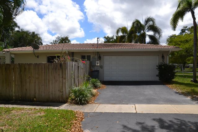 500 SW 62nd Avenue, Plantation, FL 33317