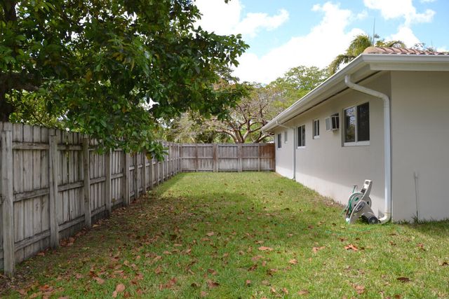 500 SW 62nd Avenue, Plantation, FL 33317