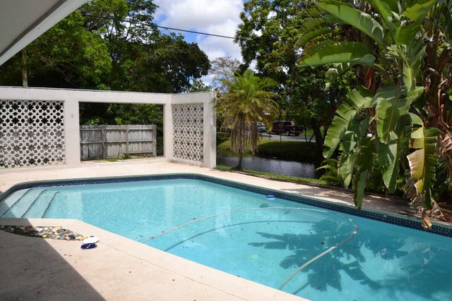500 SW 62nd Avenue, Plantation, FL 33317