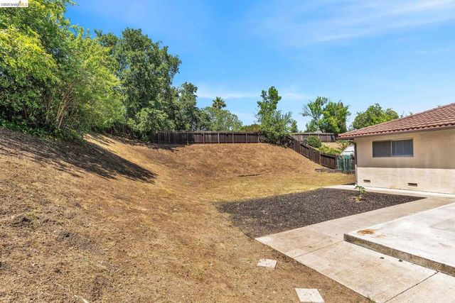 1011 Morello Ave, Martinez, CA 94553
