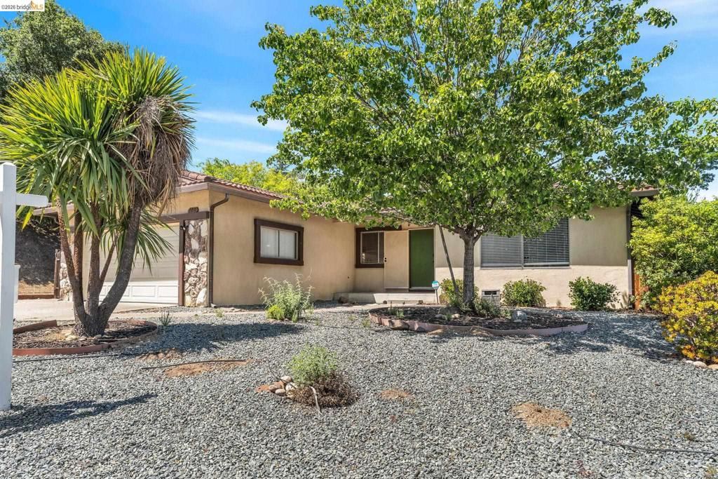 Image 3 of property listing at 1011 Morello Ave, Martinez, CA 94553