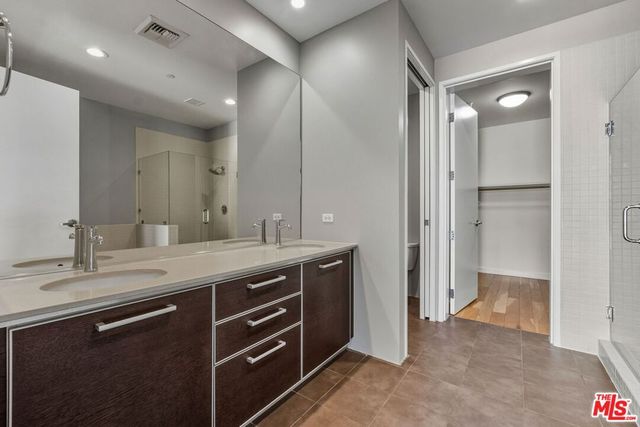 801 S Grand Avenue 1306, Los Angeles, CA 90017