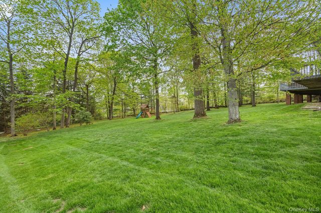 4 Mohican Trail, Scarsdale, NY 10583