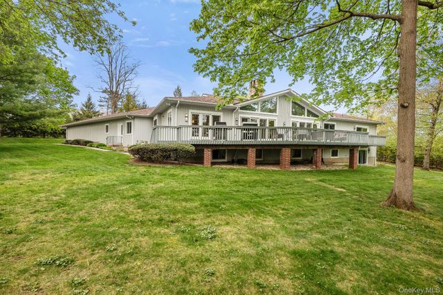 4 Mohican Trail, Scarsdale, NY 10583