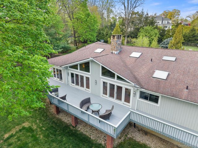 4 Mohican Trail, Scarsdale, NY 10583