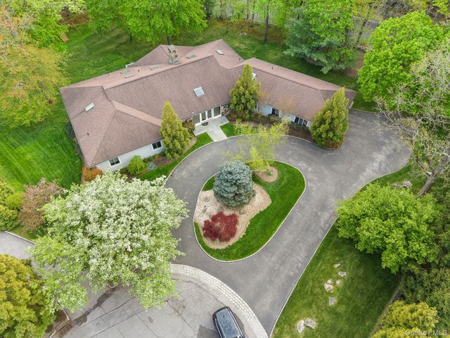 4 Mohican Trail, Scarsdale, NY 10583