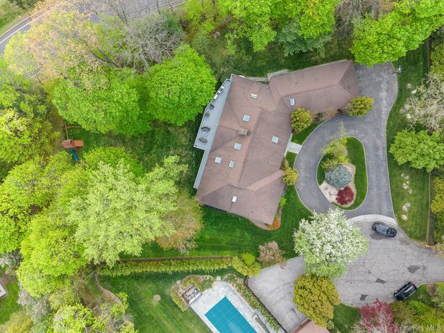 4 Mohican Trail, Scarsdale, NY 10583