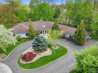 4 Mohican Trail, Scarsdale, NY 10583