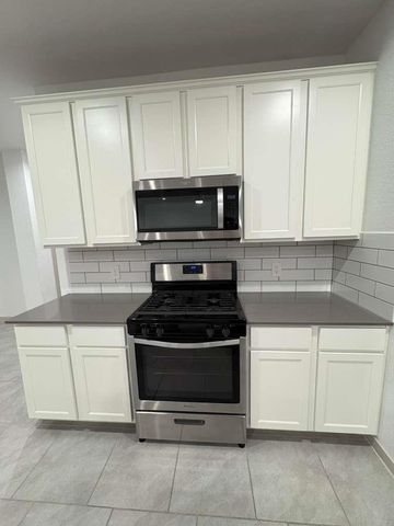 30018 Reagans Ranch Drive, Fulshear, TX 77441