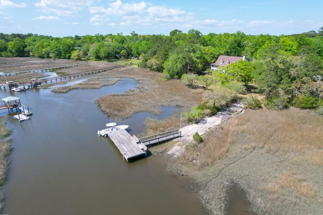 5355 Creek View Lane, Hollywood, SC 29449