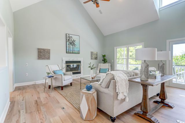 5355 Creek View Lane, Hollywood, SC 29449