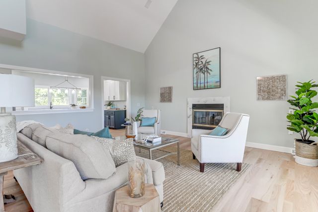 5355 Creek View Lane, Hollywood, SC 29449