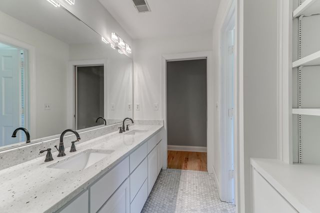 5355 Creek View Lane, Hollywood, SC 29449