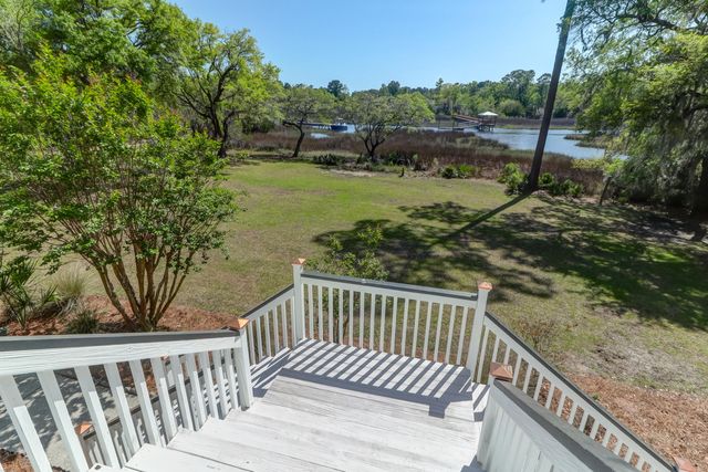 5355 Creek View Lane, Hollywood, SC 29449