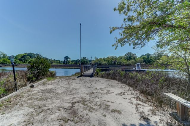 5355 Creek View Lane, Hollywood, SC 29449