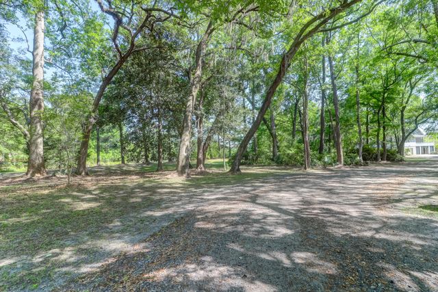 5355 Creek View Lane, Hollywood, SC 29449