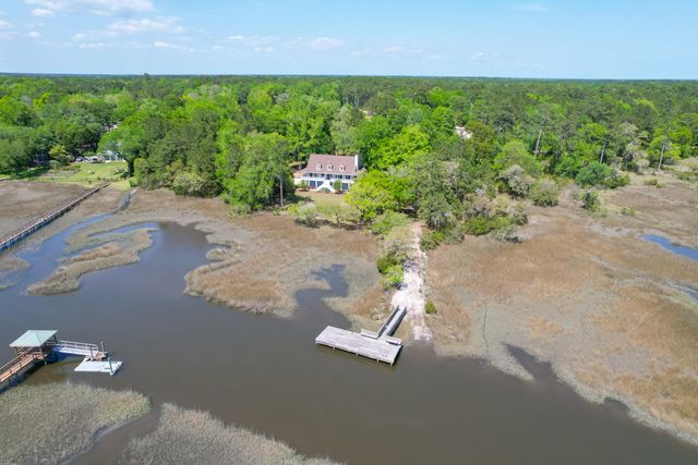 5355 Creek View Lane, Hollywood, SC 29449
