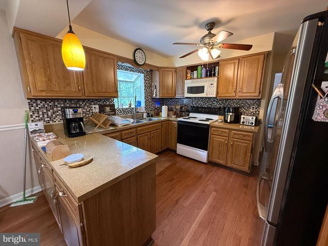 1667 BEACON HILL RD, Downingtown, PA 19335