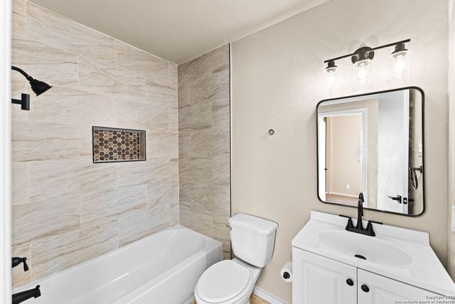 9010 Bowline St, San Antonio, TX 78242