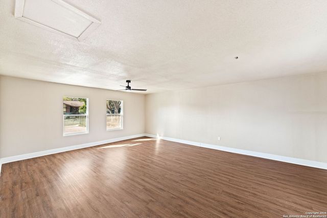 9010 Bowline St, San Antonio, TX 78242