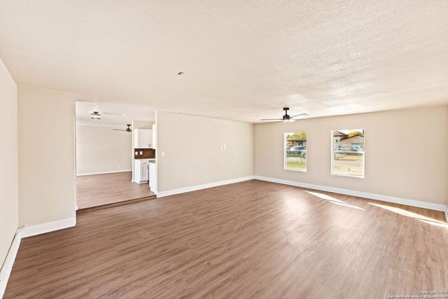 9010 Bowline St, San Antonio, TX 78242