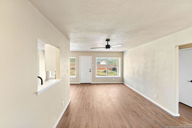 9010 Bowline St, San Antonio, TX 78242